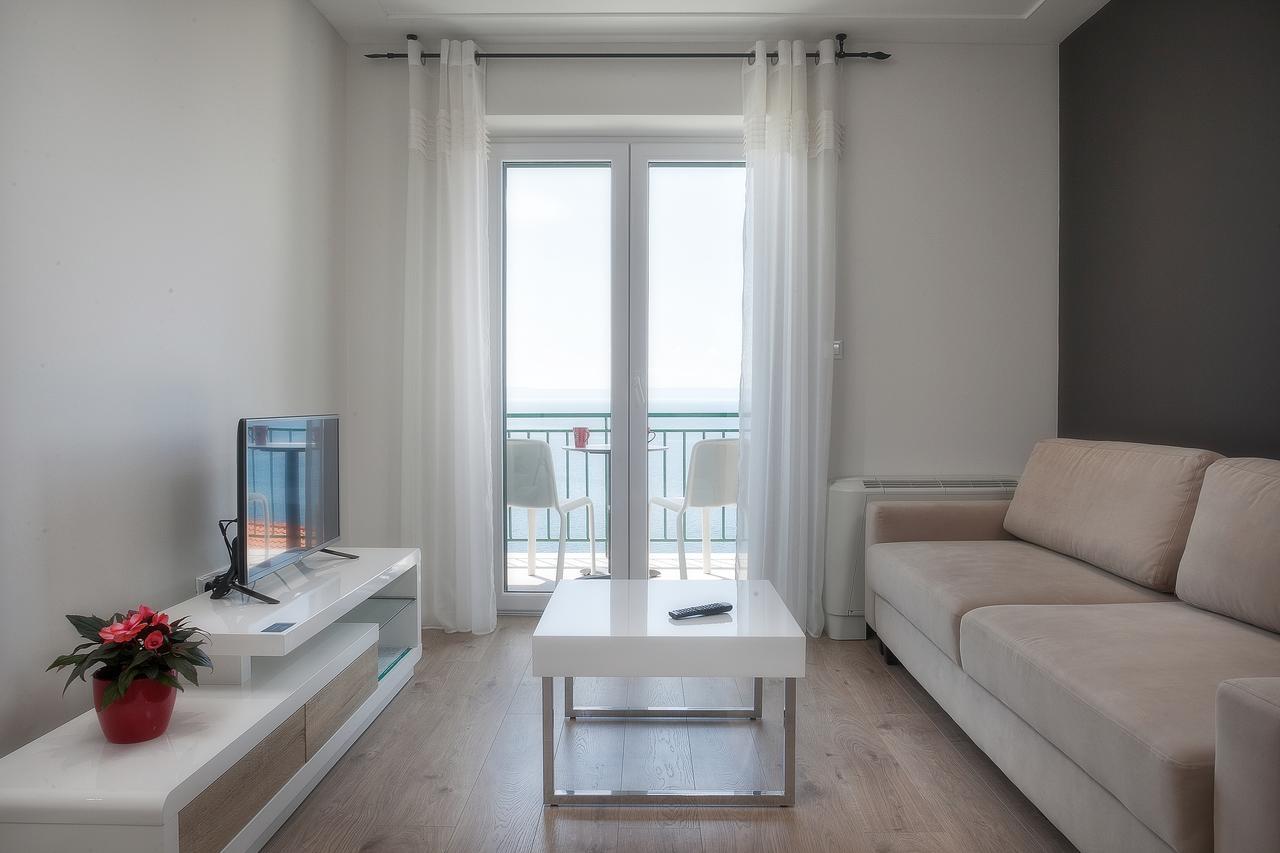 Apartments Juric Brela Buitenkant foto