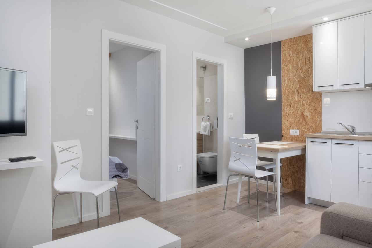 Apartments Juric Brela Buitenkant foto